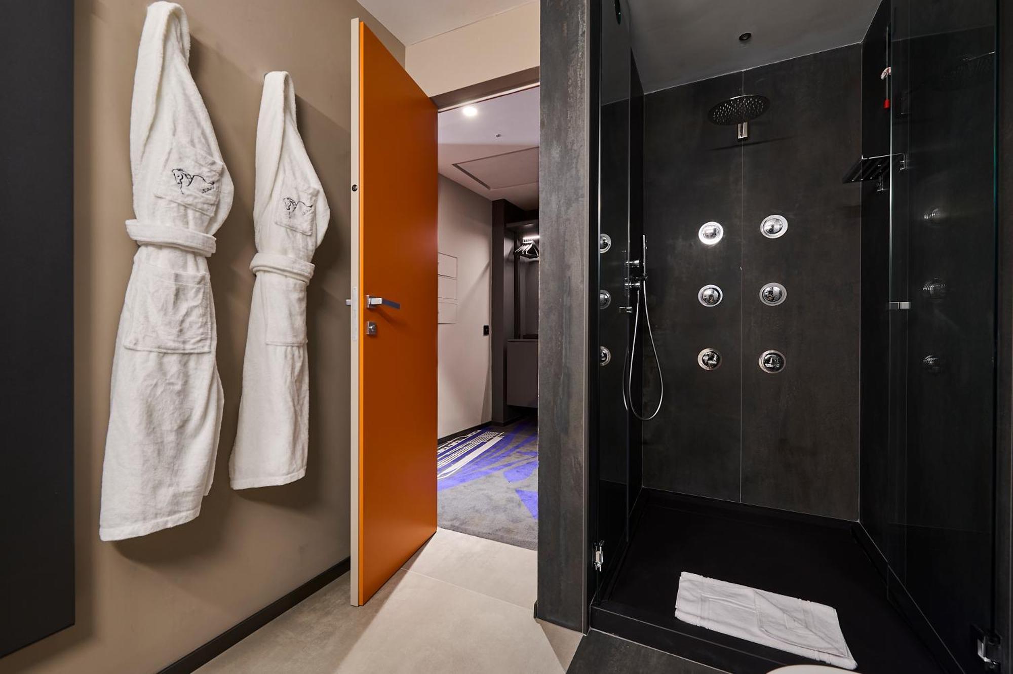 Mytale Creative Academy Hotel — Photos 1